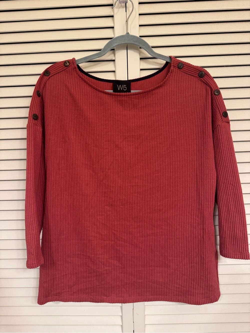 W5 Ribbed Button-Shoulder Top in Mauve